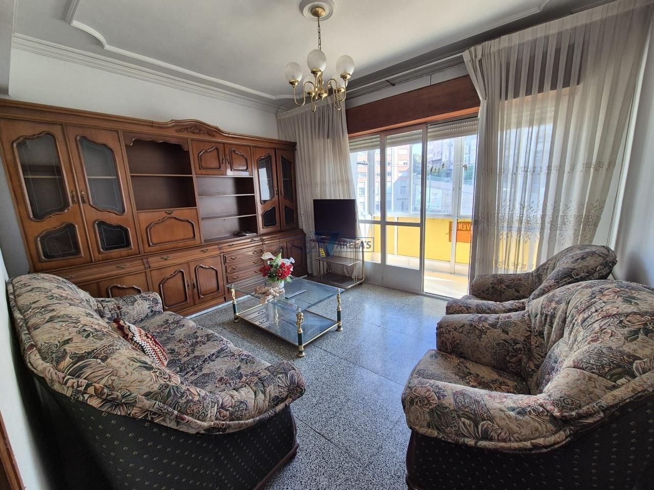 Sala d'estar de Pis en venda en Ourense Capital  amb Calefacció i Traster