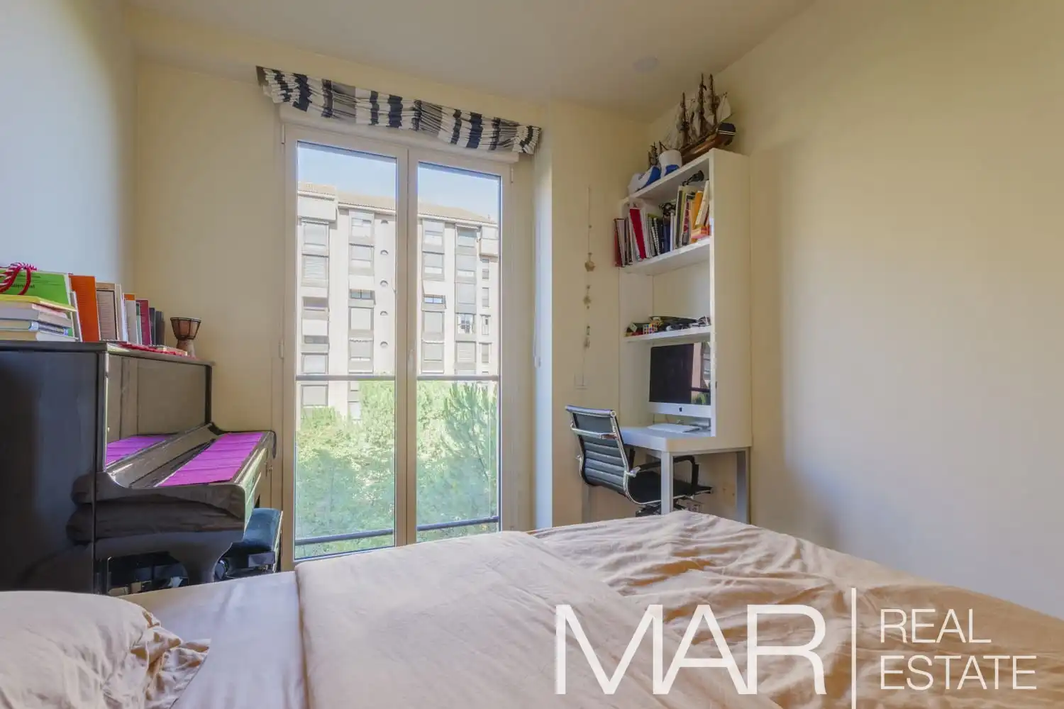 Flat for sale in Calle Nogales, Acacias