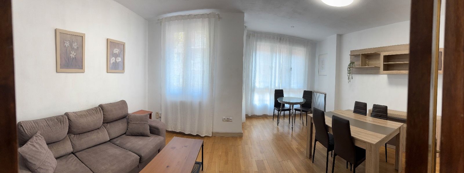 Living room of Flat to rent in  Zaragoza Capital  with Heating, Parquet flooring and Furnished