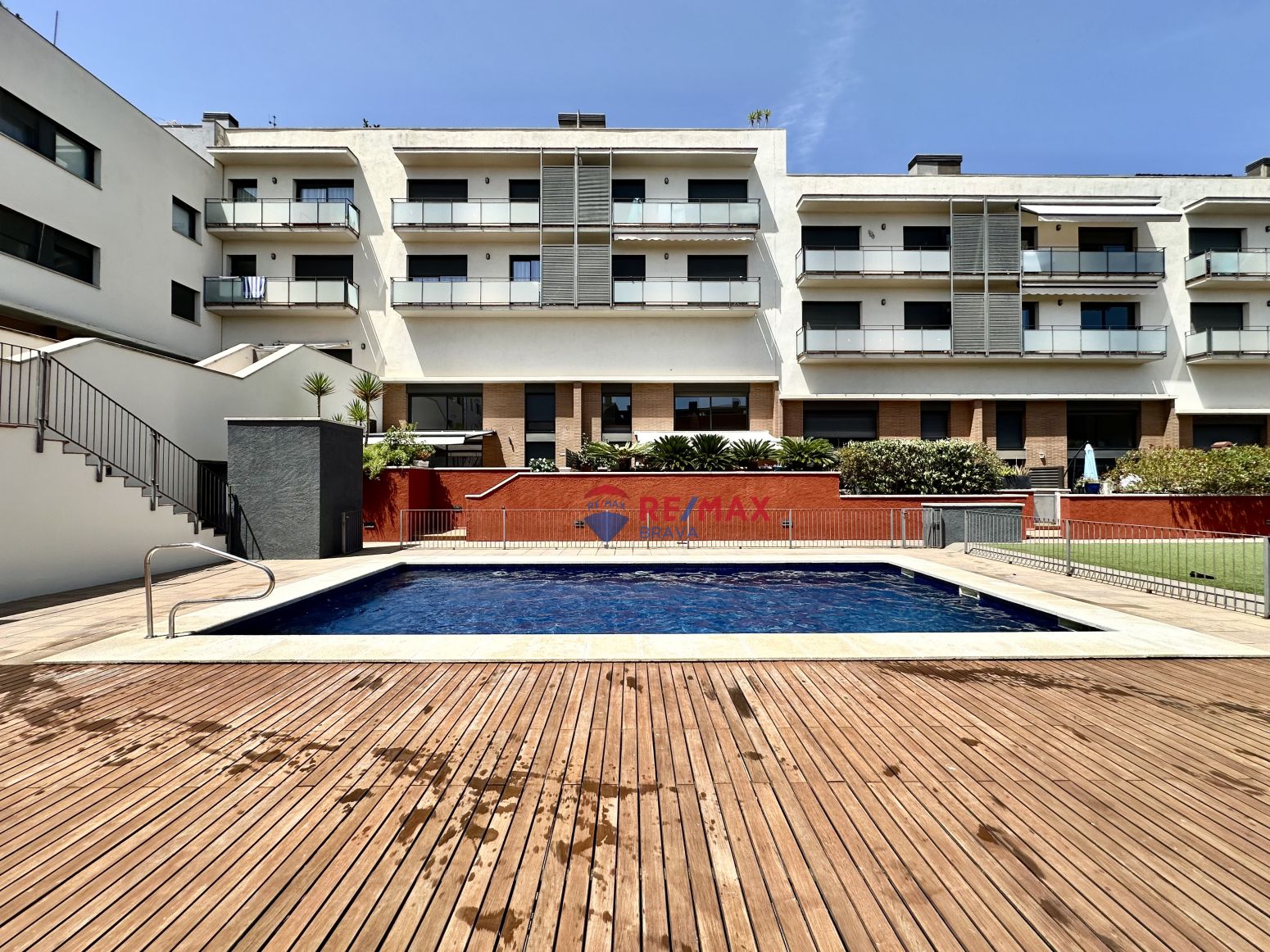 Swimming pool of Flat for sale in Sant Feliu de Guíxols  with Air Conditioner, Heating and Private garden
