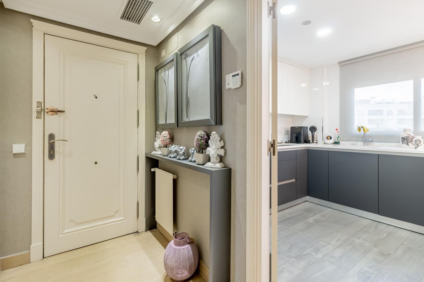 Flat for sale in  Madrid Capital  with Air Conditioner and Furnished