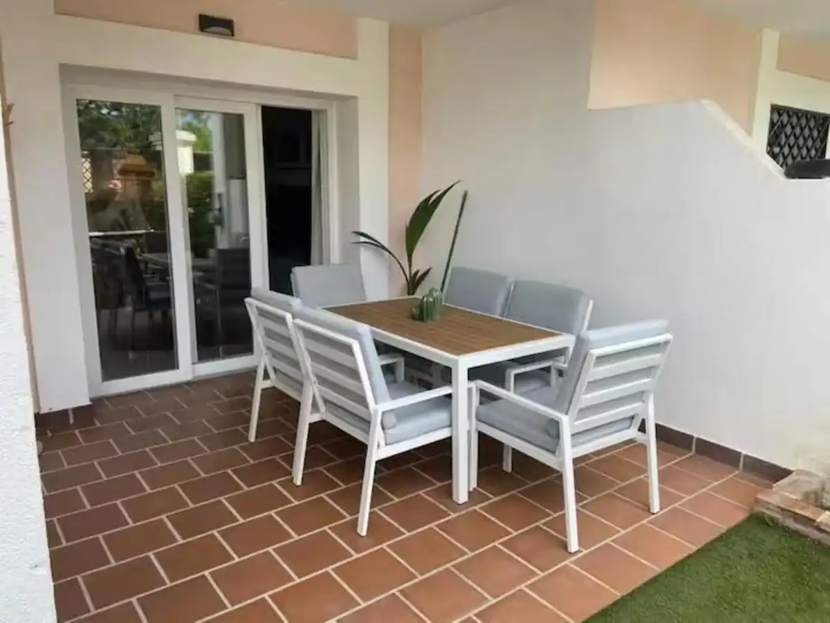 Apartment with pool for sale in Aloha Pueblo 30, imagen 2