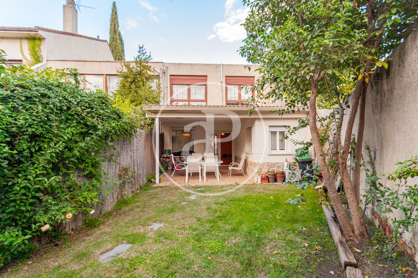 Jardí de Casa adosada en venda en Majadahonda amb Aire condicionat, Calefacció i Jardí privat