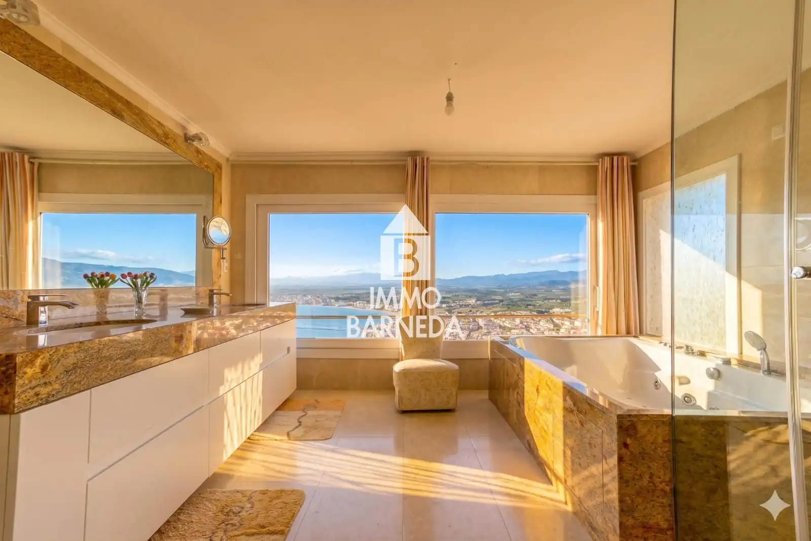 Bathroom of Houses for sale in Palau-saverdera  with Air Conditioner, Heating and Private garden