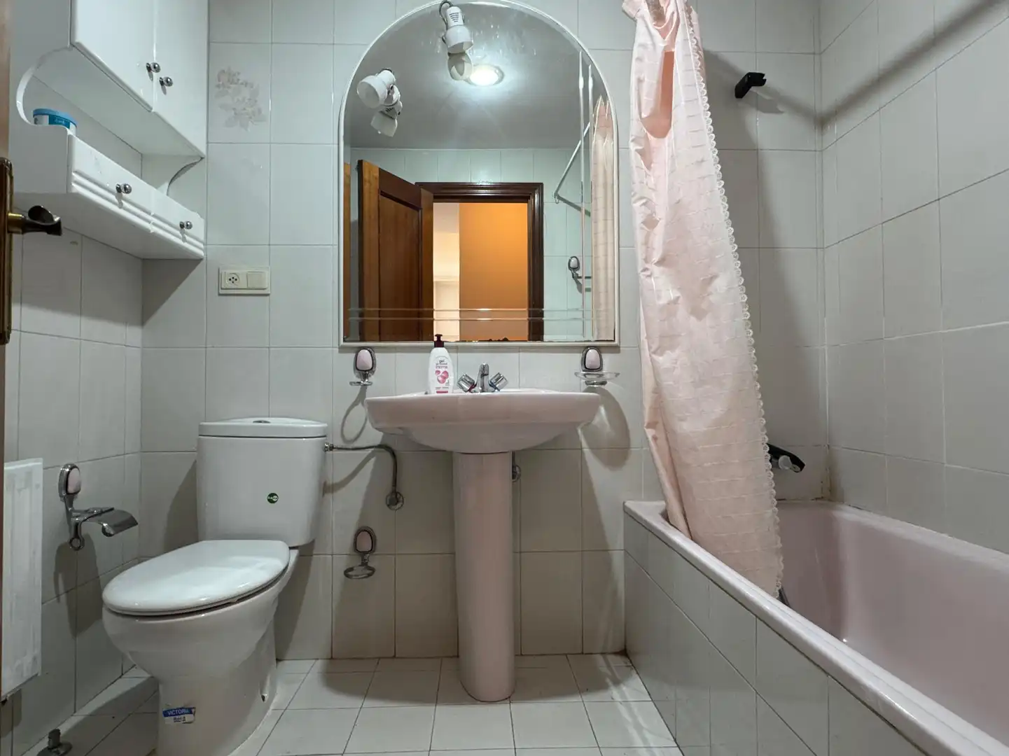 Bathroom of Flat for sale in  Logroño  with Heating, Parquet flooring and Storage room