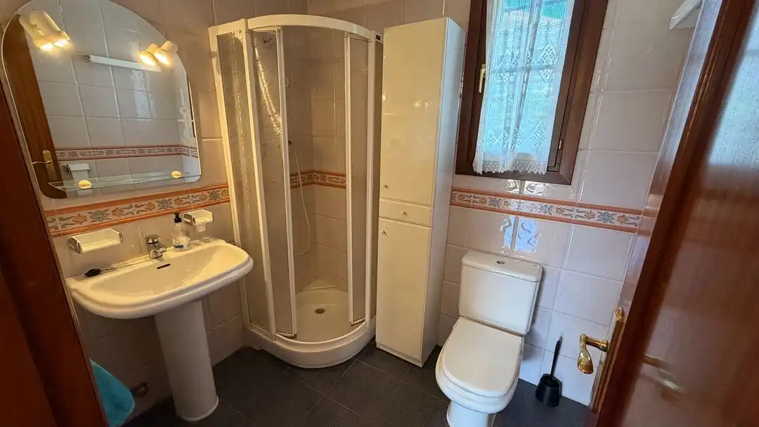 Badezimmer von Haus oder Chalet zum Verkauf in Zigoitia mit Heizung, Terrasse und Abstellraum