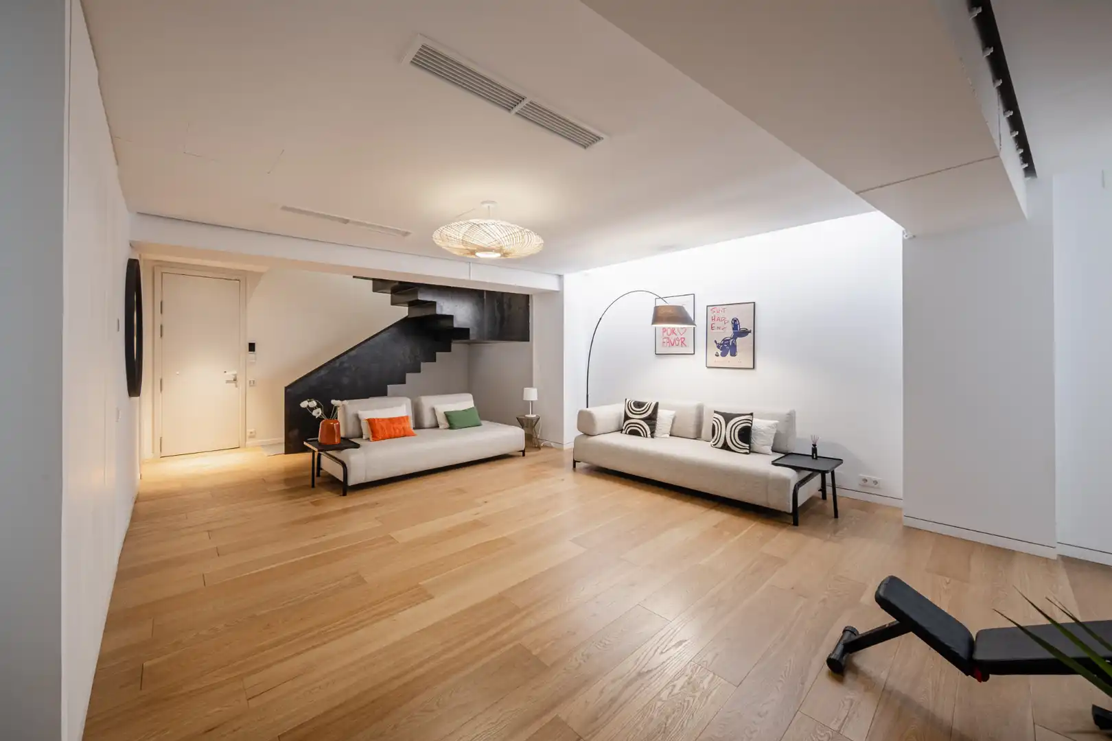 Maisonette zum Verkauf in Barcelona mit Klimaanlage, Heizung und Privatgarten
