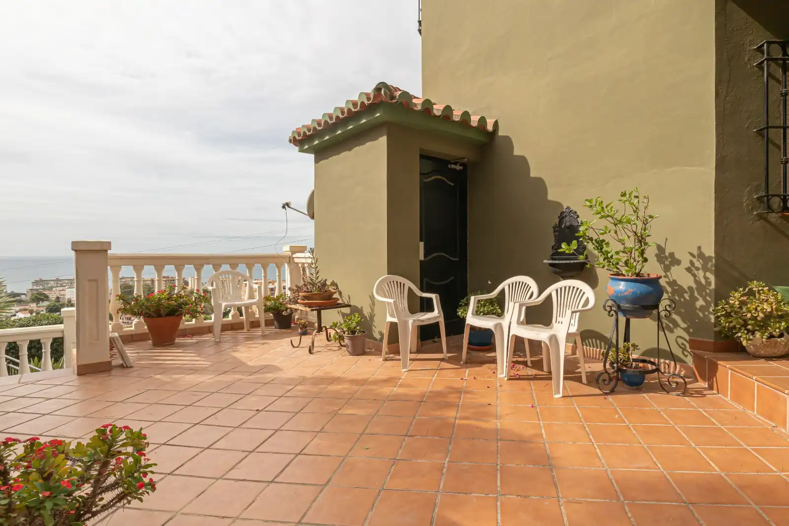 Terrassa de Casa o xalet en venda en Málaga amb Aire condicionat, Calefacció i Jardí privat