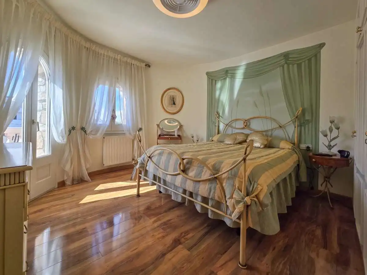 Dormitori de Casa o xalet en venda en Empuriabrava amb Calefacció i Jardí privat