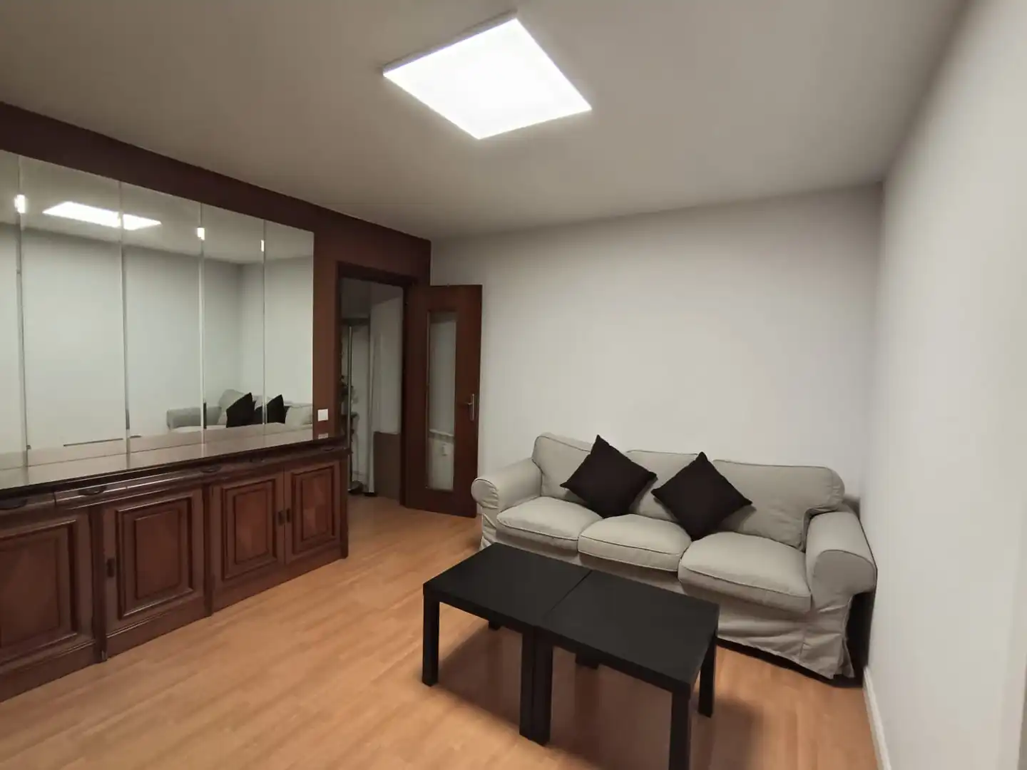 Sala de estar de Piso para compartir en Madrid con Amueblado, Lavadora y Microondas