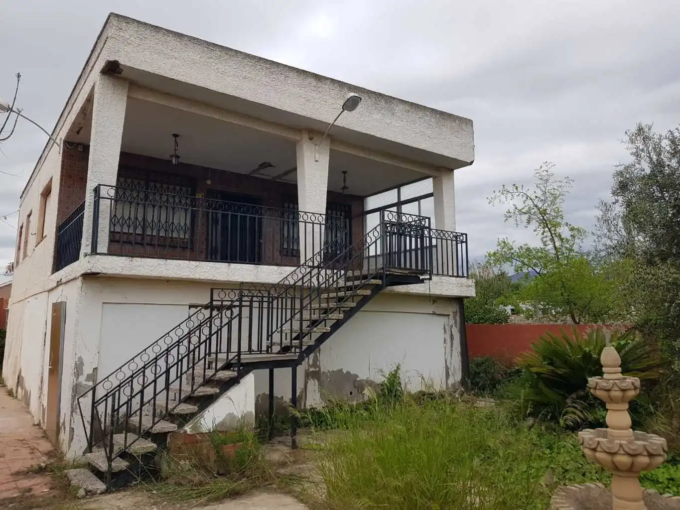 Vista exterior de Casa o chalet en venta en Castellón de la Plana / Castelló de la Plana con Terraza y Piscina