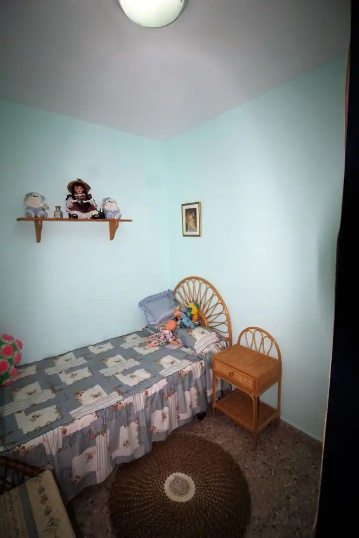 Dormitori de Casa o xalet en venda en Chiva amb Jardí privat, Terrassa i Traster