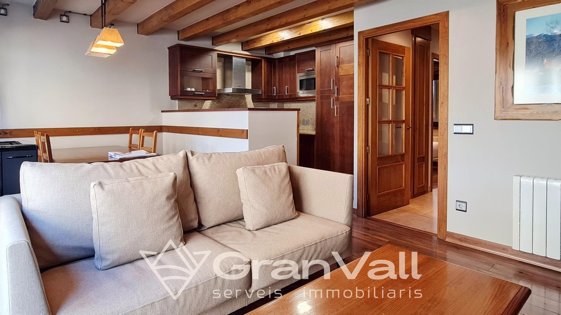 Sala d'estar de Apartament en venda en Alp amb Calefacció, Jardí privat i Traster