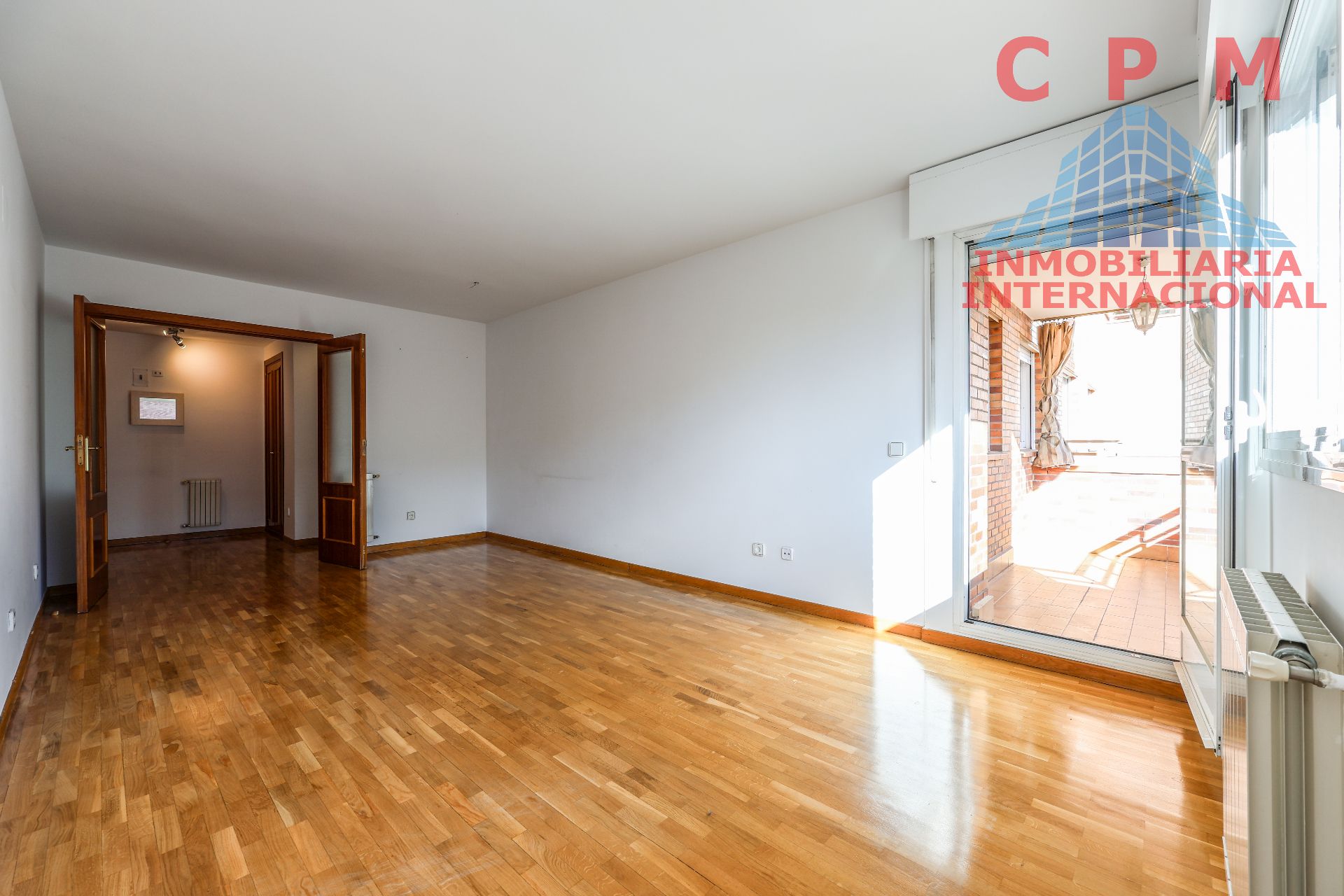 Sala d'estar de Pis de lloguer en  Madrid Capital amb Calefacció, Parquet i Terrassa