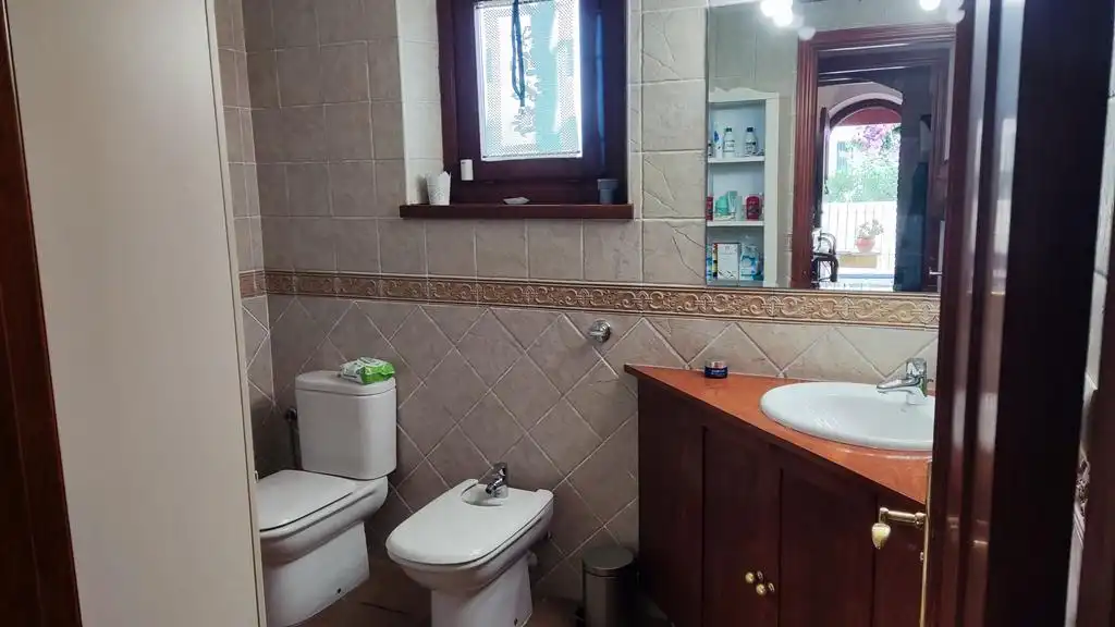 Bany de Casa o xalet en venda en Masarac i Vilarnadal amb Aire condicionat, Calefacció i Jardí privat