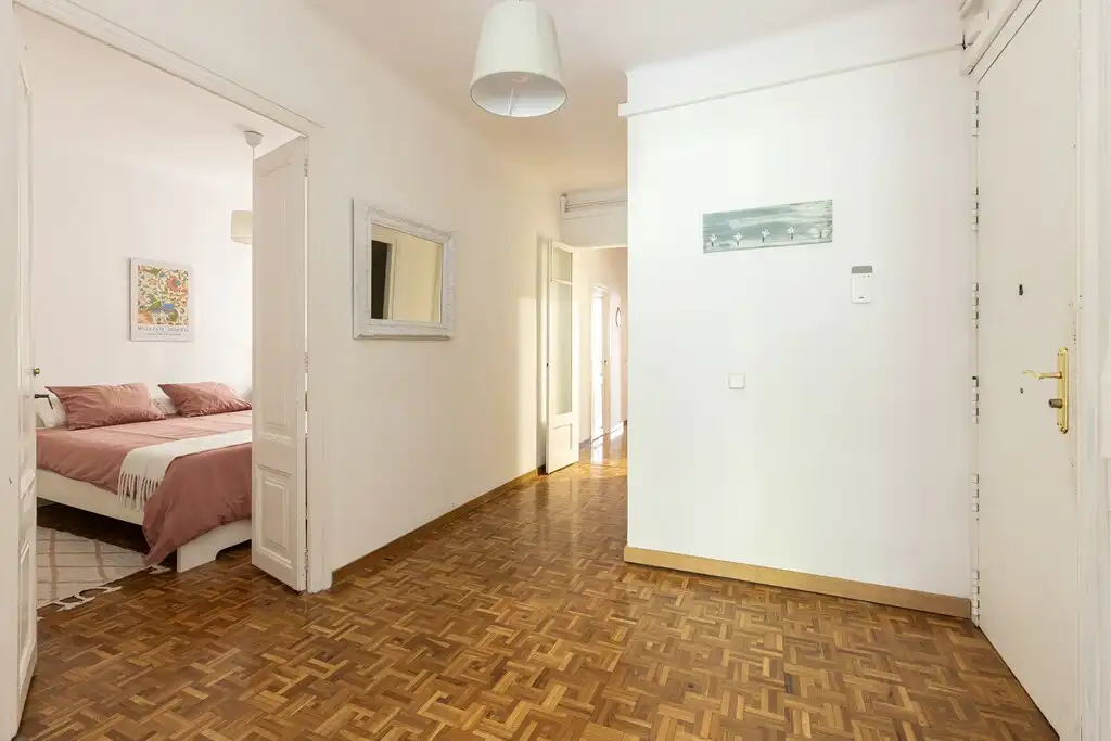 Apartamento en venta en Barcelona con Calefacción, Parquet y Balcón