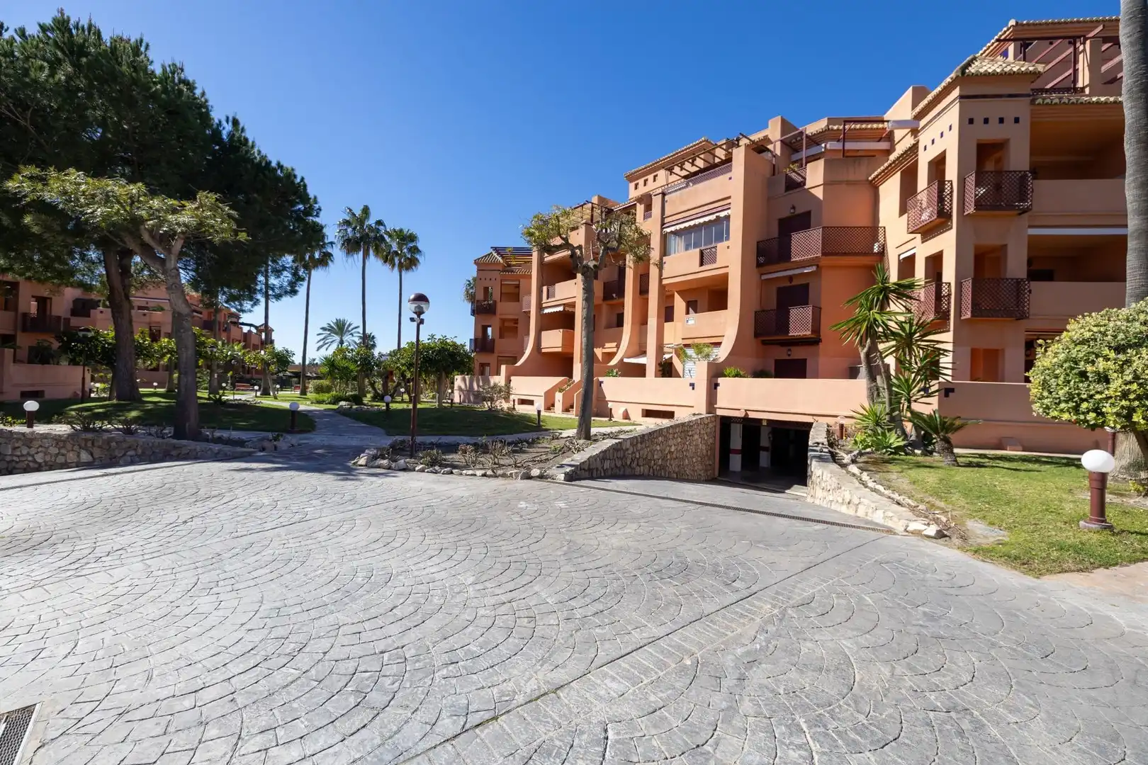 Außenansicht von Dachboden zum Verkauf in Motril mit Klimaanlage, Terrasse und Abstellraum