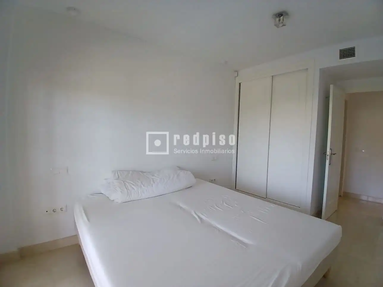 Habitación de Piso en venta en Benalmádena con Aire acondicionado, Calefacción y Jardín privado