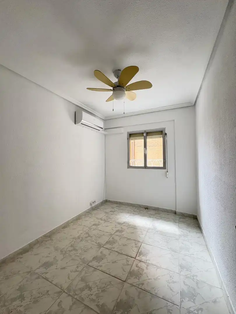 Schlafzimmer von Wohnung zur Miete in Madrid mit Klimaanlage, Heizung und Abstellraum