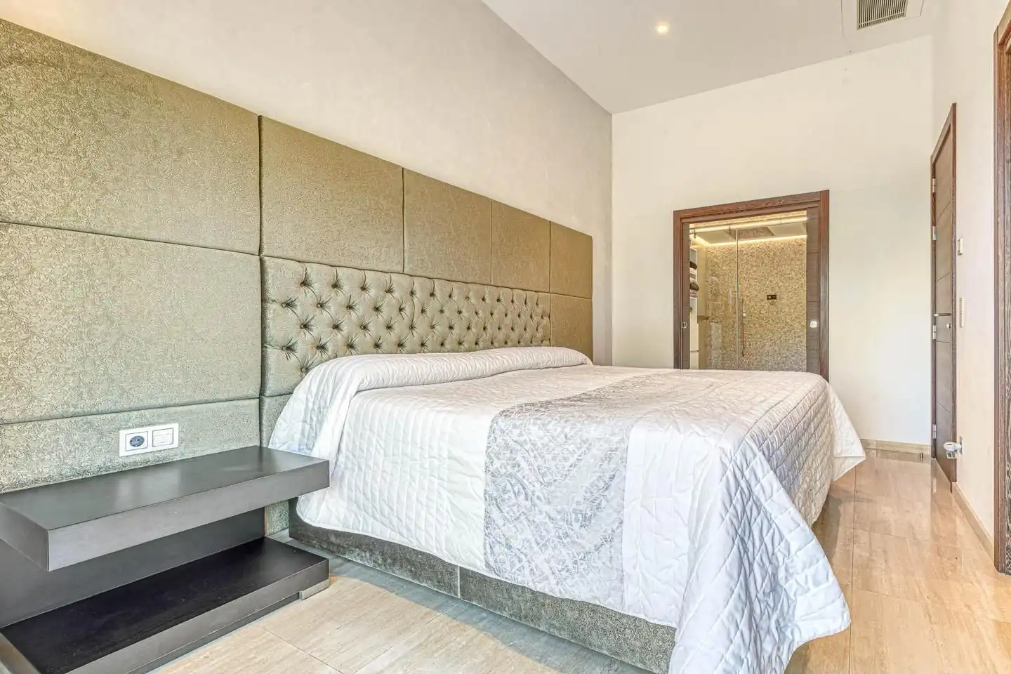 Bedroom of Houses for sale in Figueres  with Private garden, Terrace and Swimming Pool