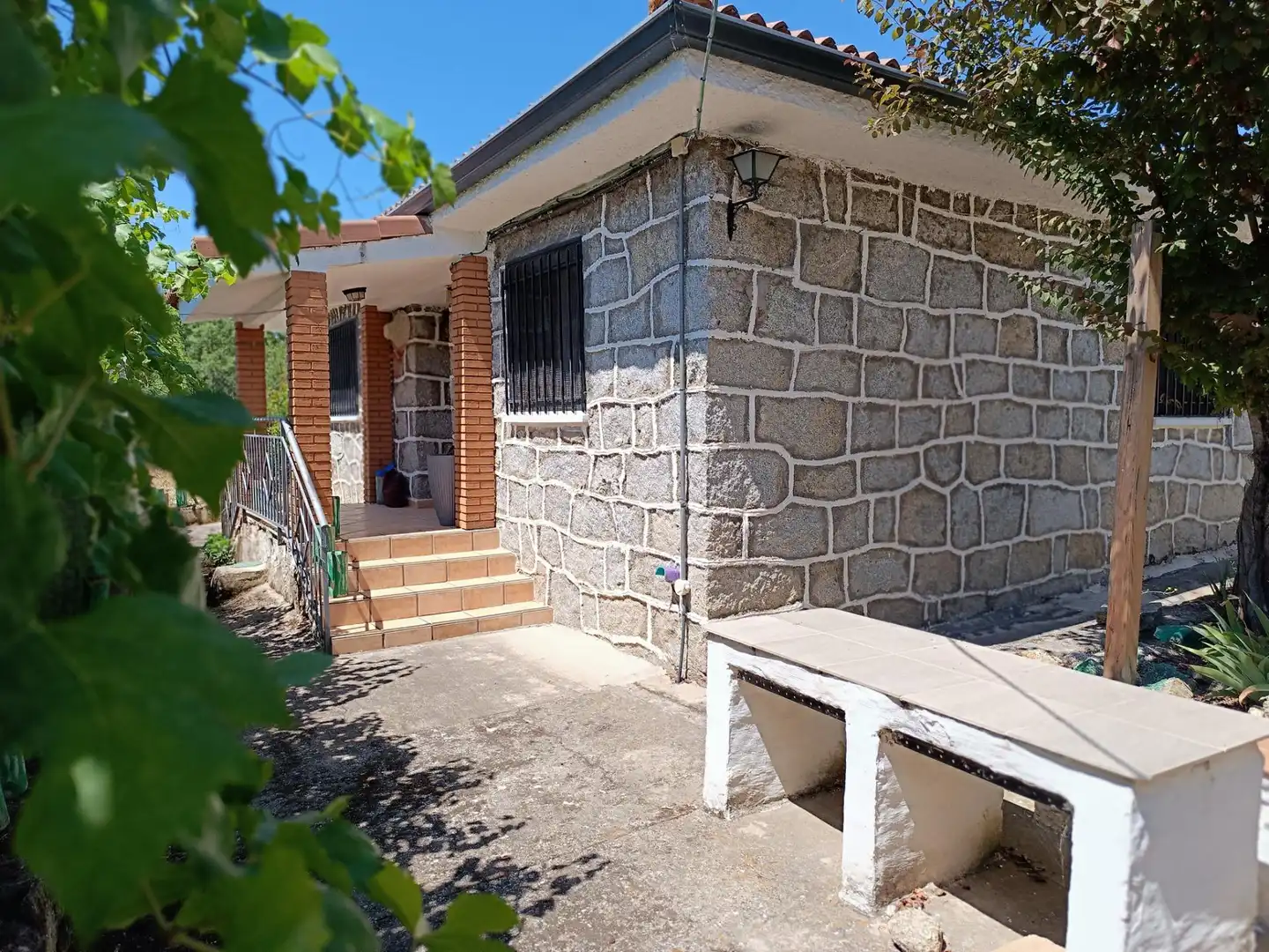 Vista exterior de Casa o chalet en venta en Navatalgordo con Calefacción, Jardín privado y Terraza