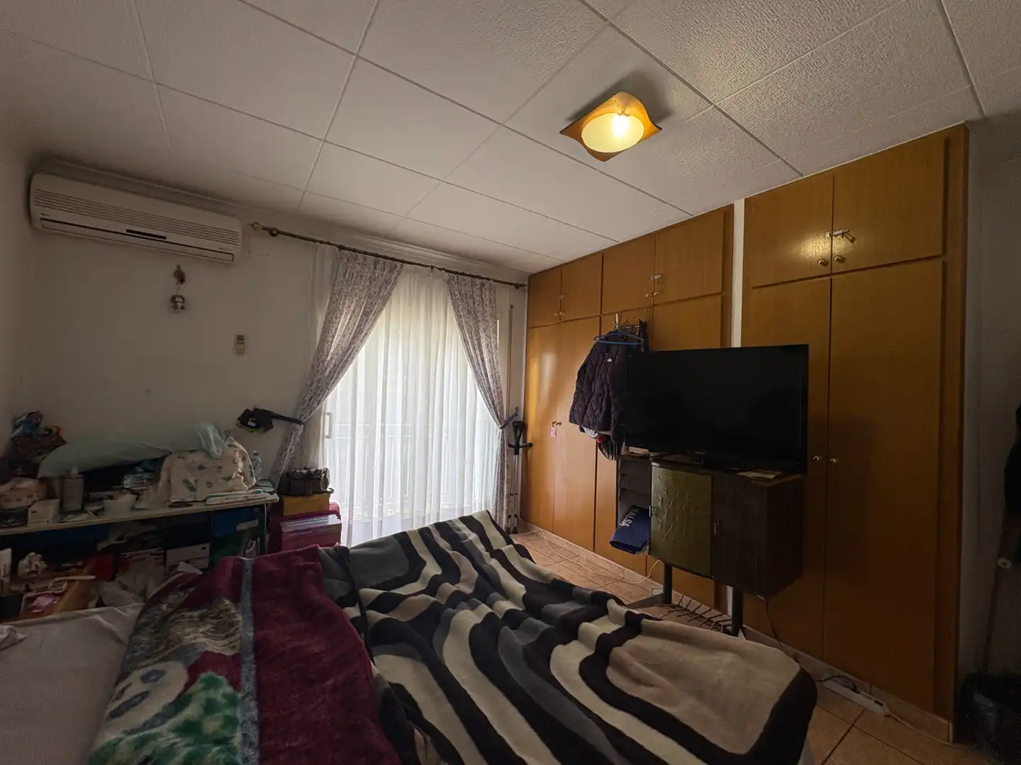 Schlafzimmer von Einfamilien-Reihenhaus zum Verkauf in Roses mit Klimaanlage, Heizung und Terrasse
