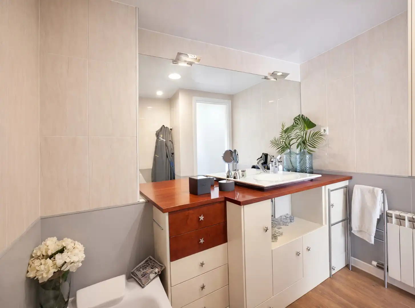Baño de Piso en venta en Ripollet con Calefacción y Amueblado