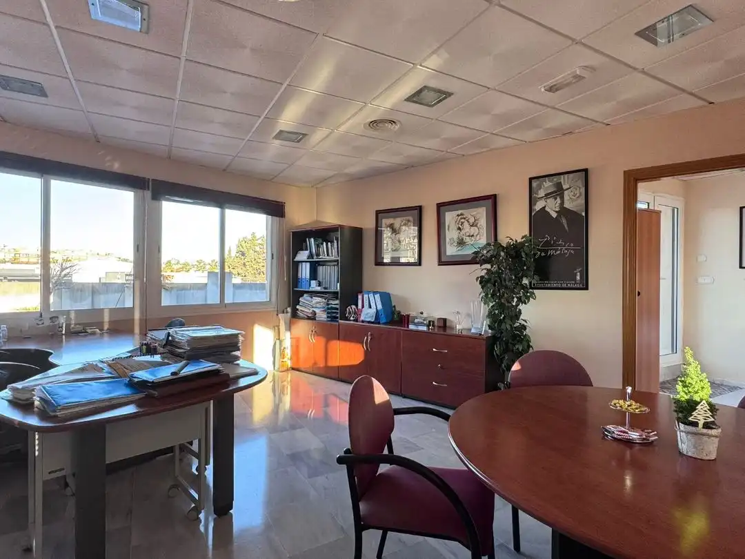 Büro zum Verkauf in Málaga mit Klimaanlage, Heizung und Terrasse