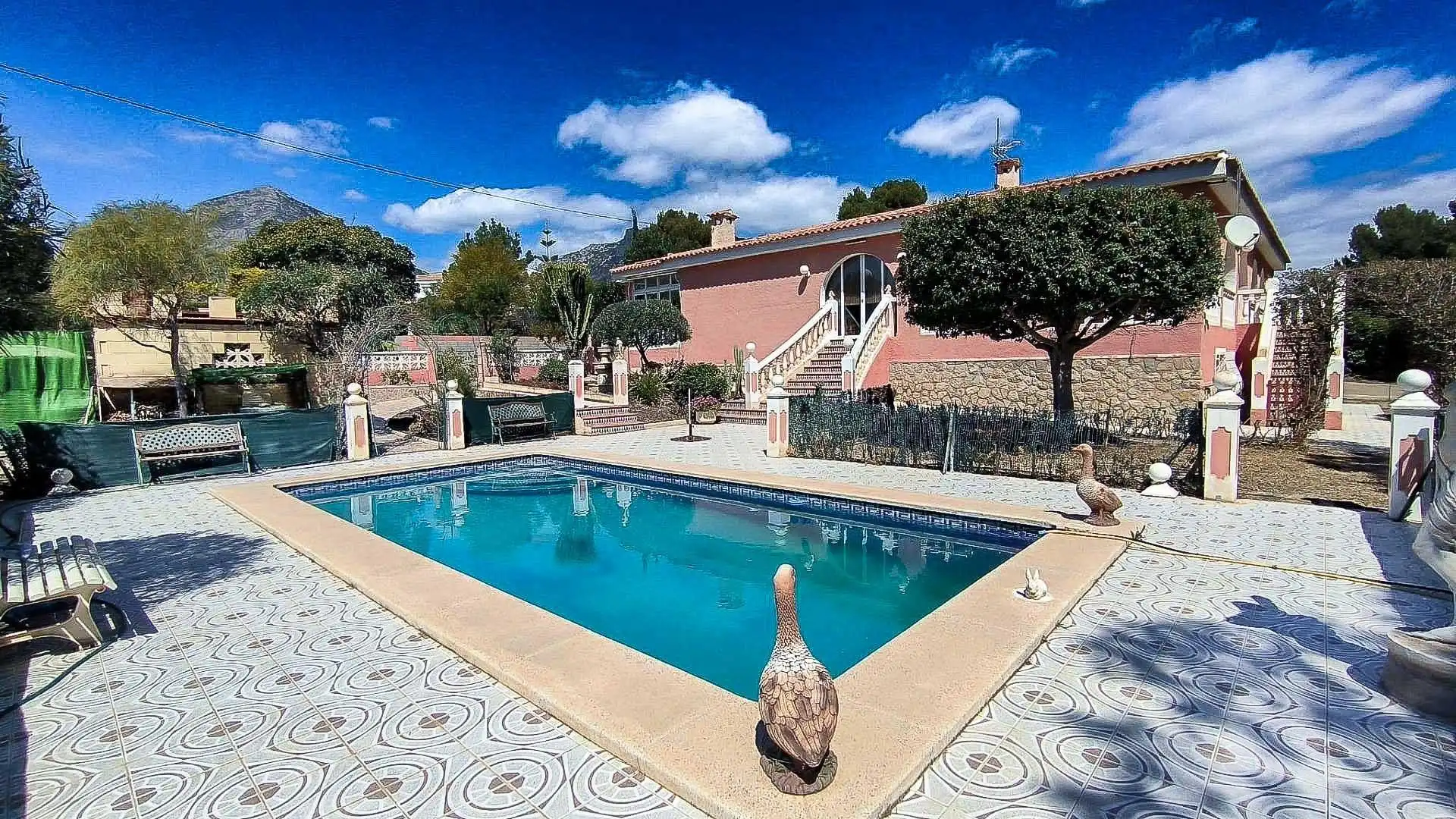Vista exterior de Casa o chalet en venta en La Nucia con Aire acondicionado, Jardín privado y Terraza