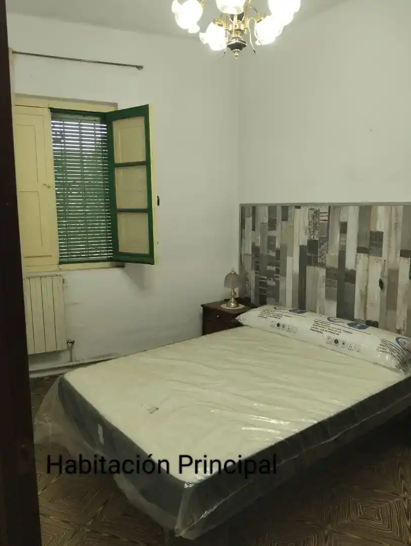 Habitación de Planta baja en venta en Ponferrada con Jardín privado, Trastero y Horno