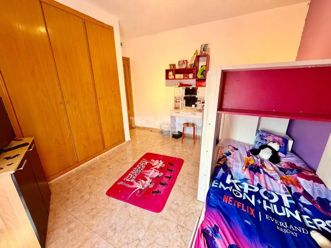 Habitación de Casa adosada en venta en Illescas con Aire acondicionado