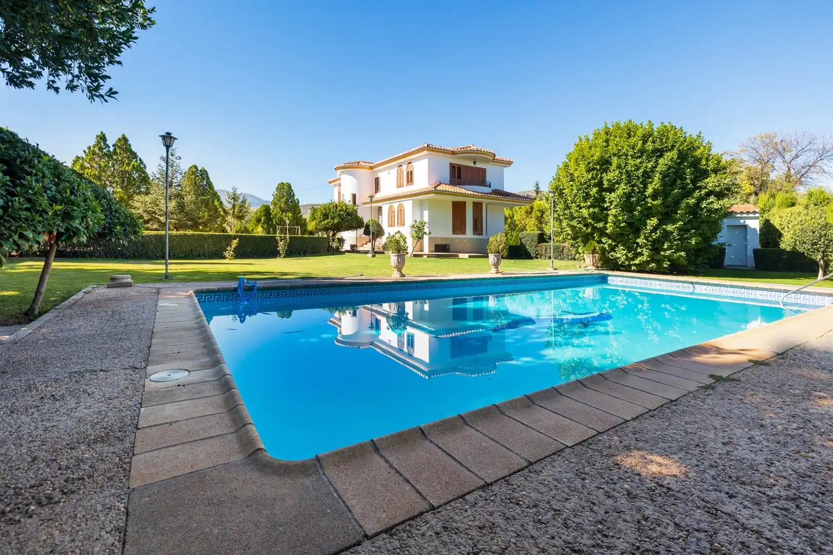 Piscina de Casa o xalet en venda en Baza amb Aire condicionat, Calefacció i Jardí privat