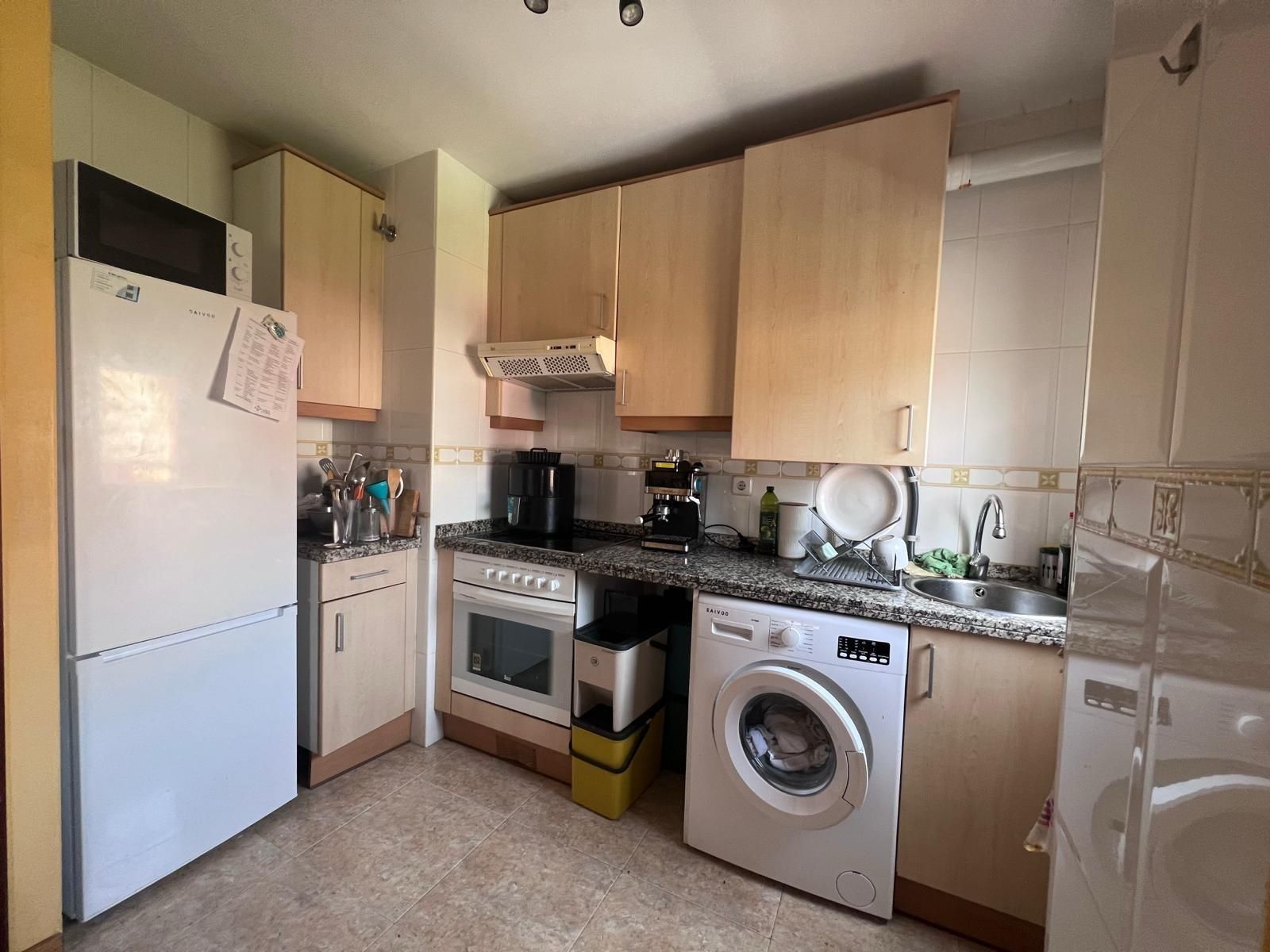 Cocina de Piso de alquiler en Oviedo  con Calefacción y Amueblado