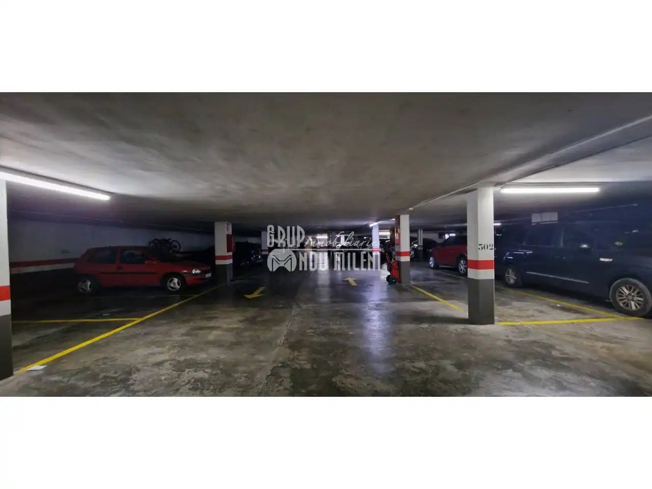Aparcament de Dúplex de lloguer en Valencia amb Aire condicionat, Jardí privat i Parquet