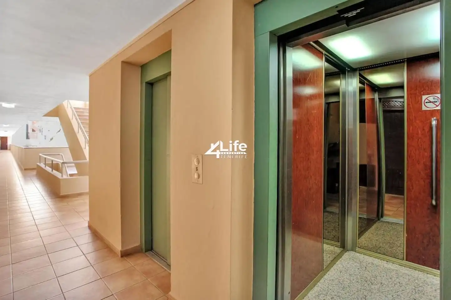 Apartamento en venta en Arona con Terraza, Amueblado y Balcón