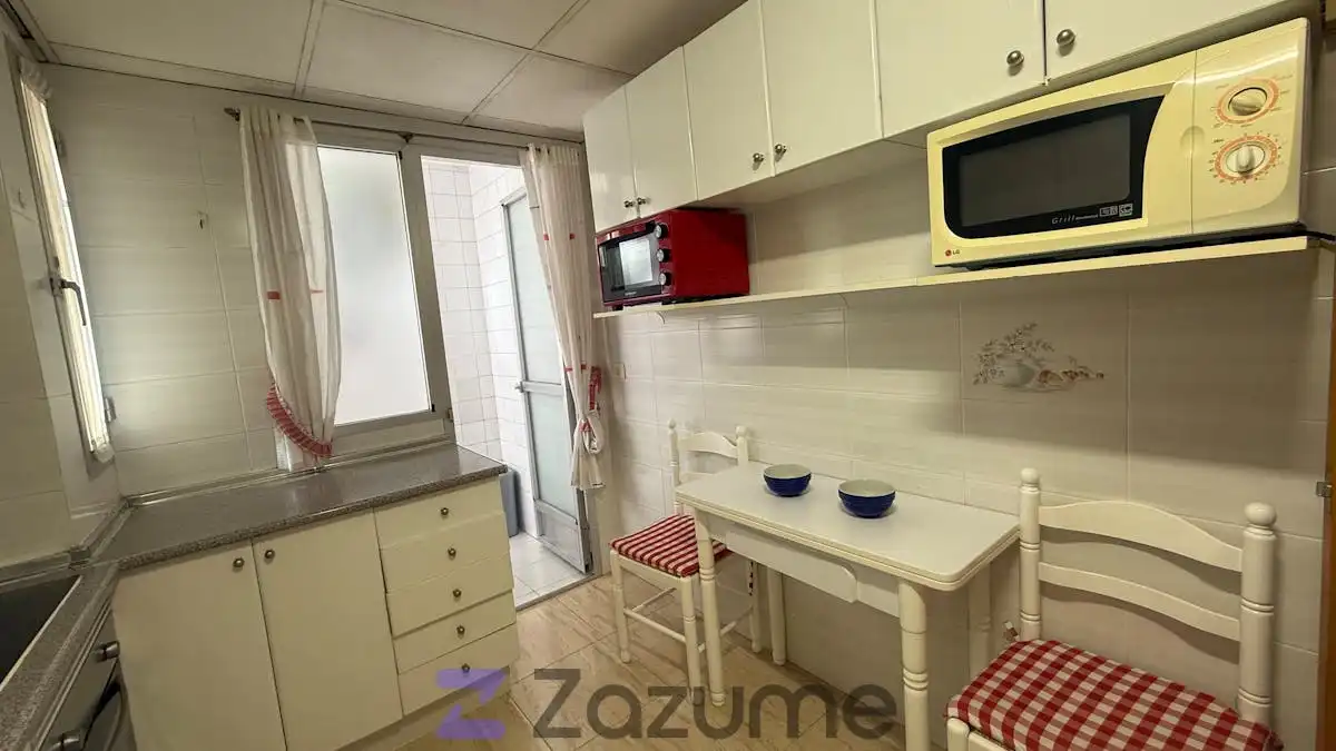 Cuina de Apartament de lloguer en Murcia amb Aire condicionat, Moblat i Forn