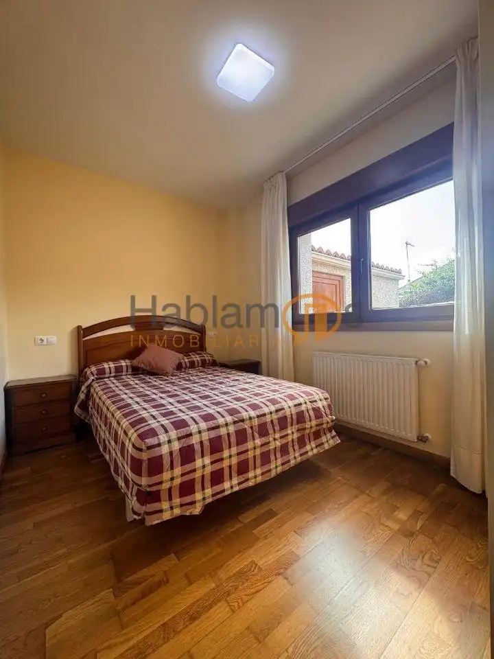 Habitación de Casa o chalet en venta en Vilagarcía de Arousa con Calefacción, Jardín privado y Terraza