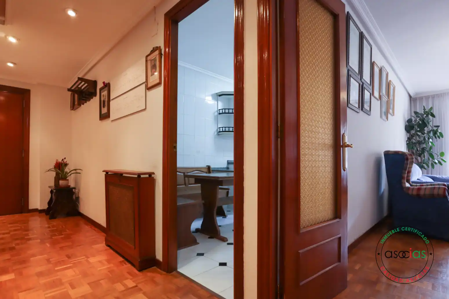Piso en venta en Oviedo  con Calefacción, Parquet y Terraza