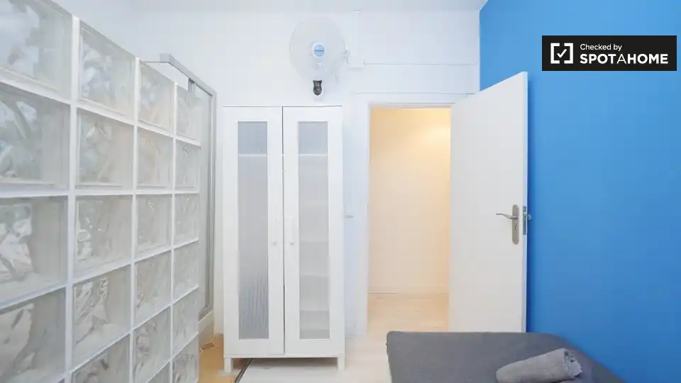 Bedroom of Flat for rent in Barcelona  with Air Conditioner, Heating and Furnished