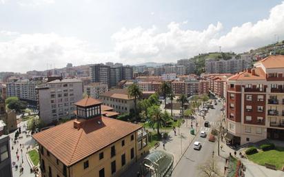 Vista exterior de Pis en venda en Santurtzi  amb Terrassa