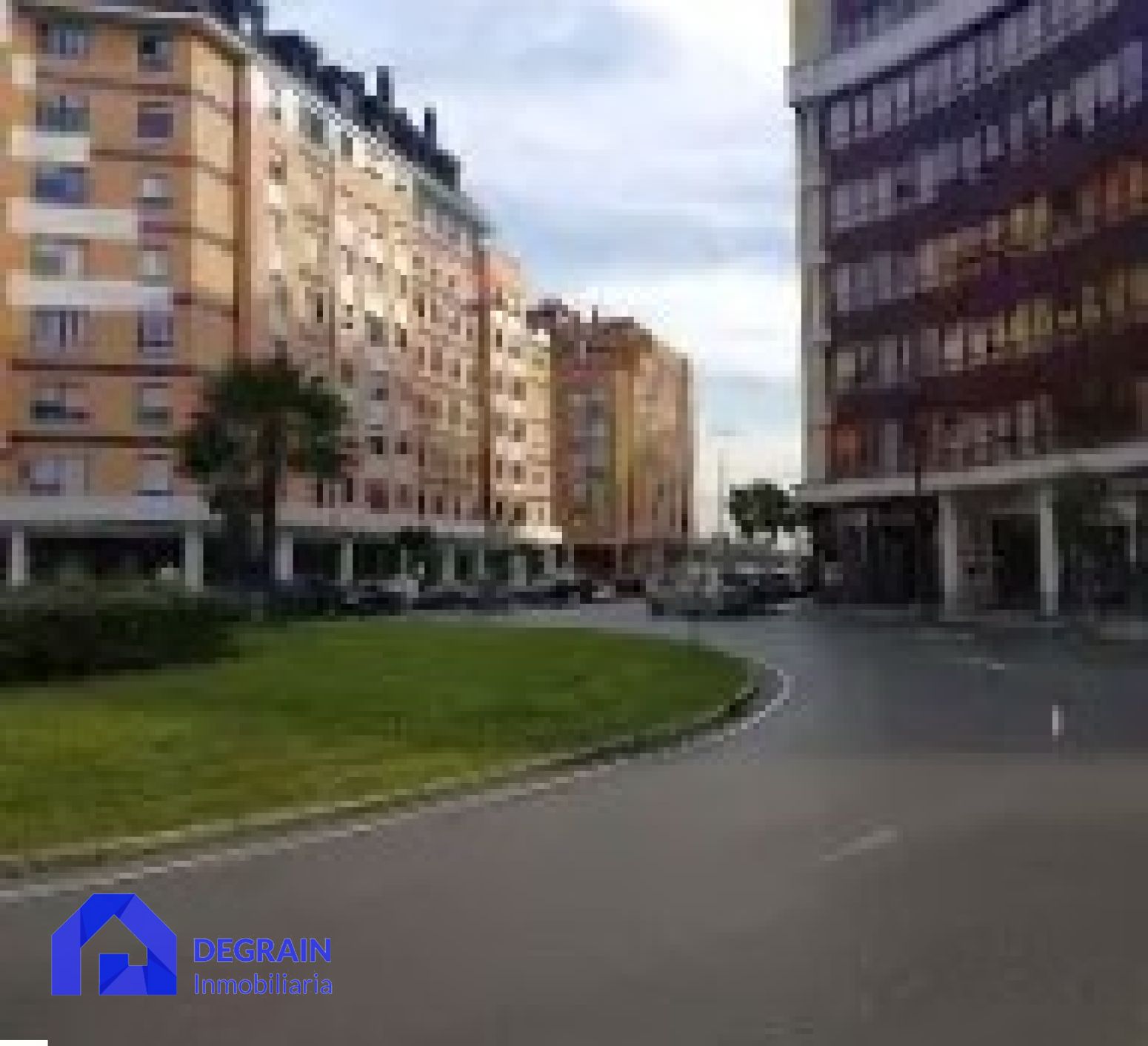 Vista exterior de Piso de alquiler en Oviedo  con Calefacción y Terraza
