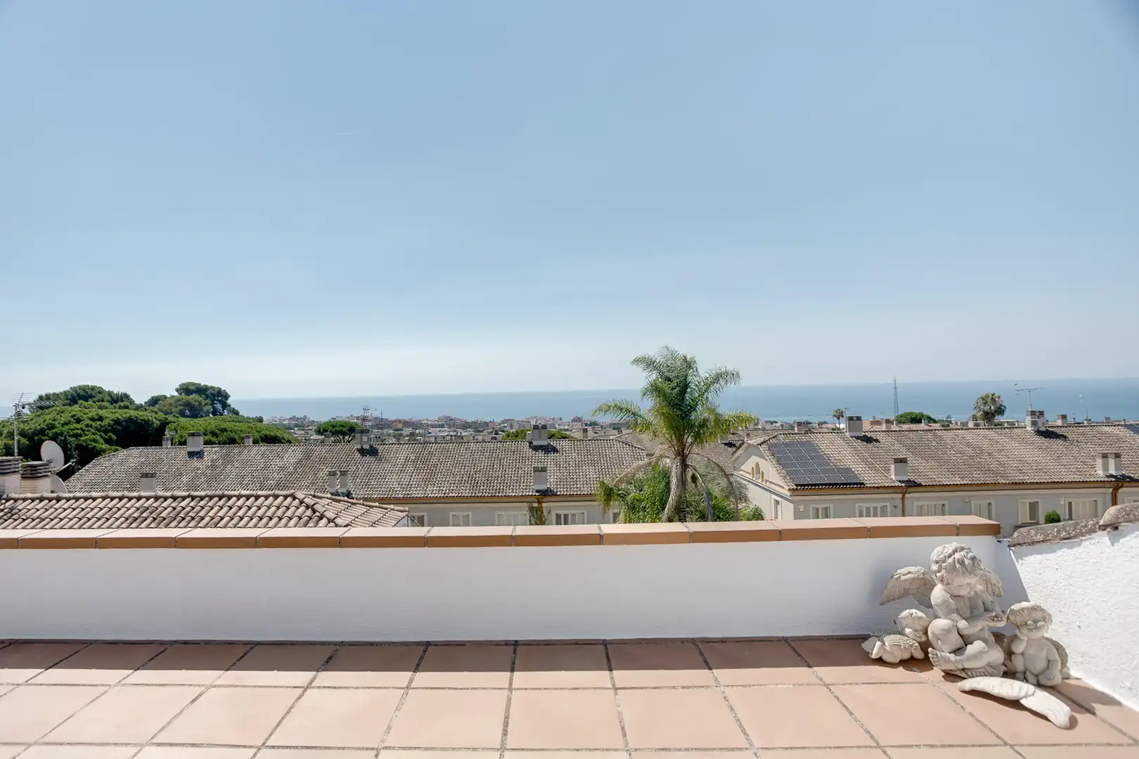 Terrasse von Einfamilien-Reihenhaus zum Verkauf in Premià de Dalt mit Klimaanlage, Heizung und Privatgarten