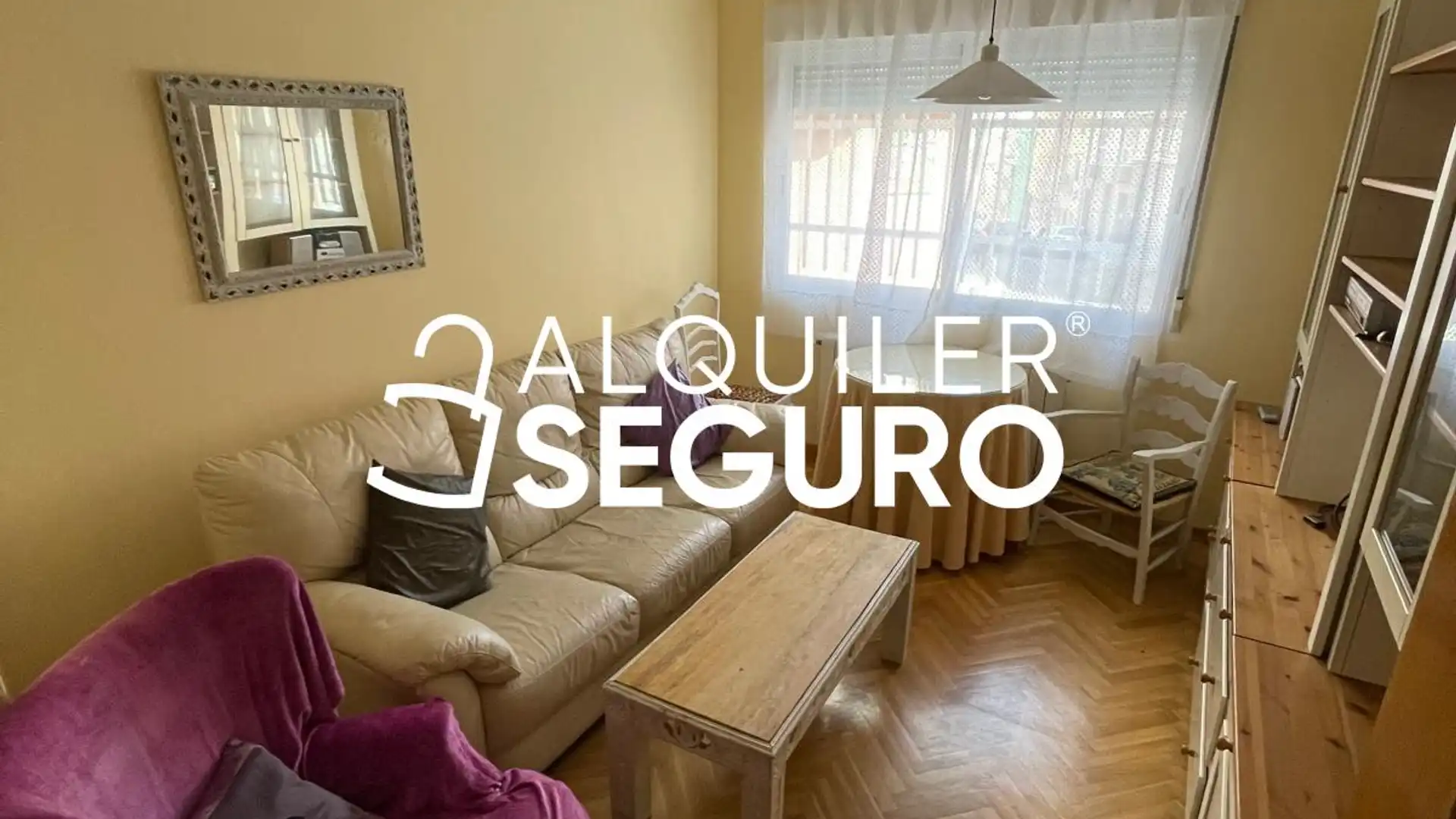 Sala de estar de Piso de alquiler en  Madrid Capital con Calefacción y Amueblado