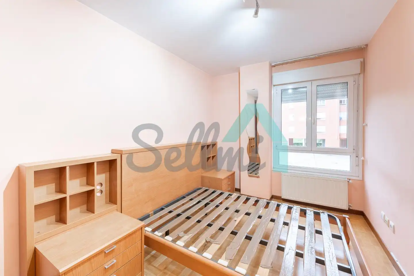 Bedroom of Flat for rent in Oviedo   with Heating, Parquet flooring and Furnished