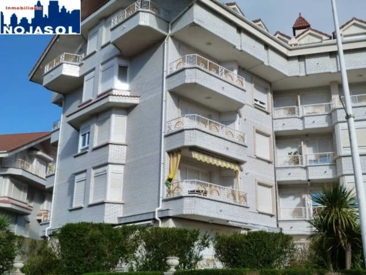 Vista exterior de Apartamento de alquiler en Noja con Calefacción, Terraza y Amueblado