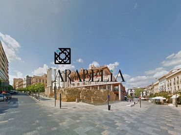 Casa amb balcó en venda a Centro