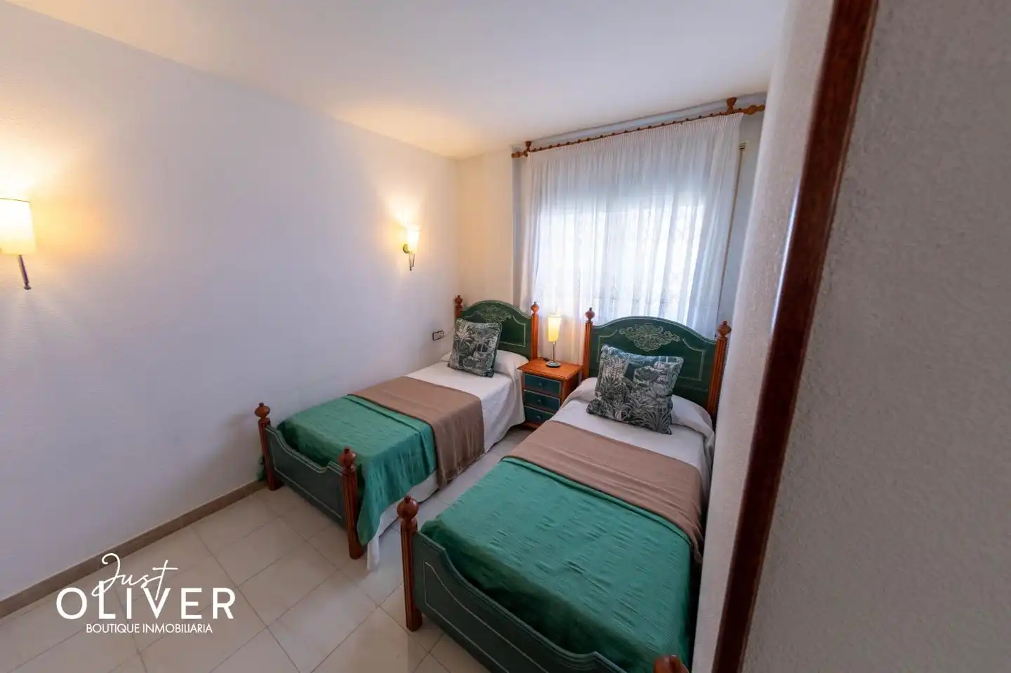 Schlafzimmer von Dachboden zum Verkauf in Vila-seca mit Terrasse, Möbliert und Gemeinschaftspool