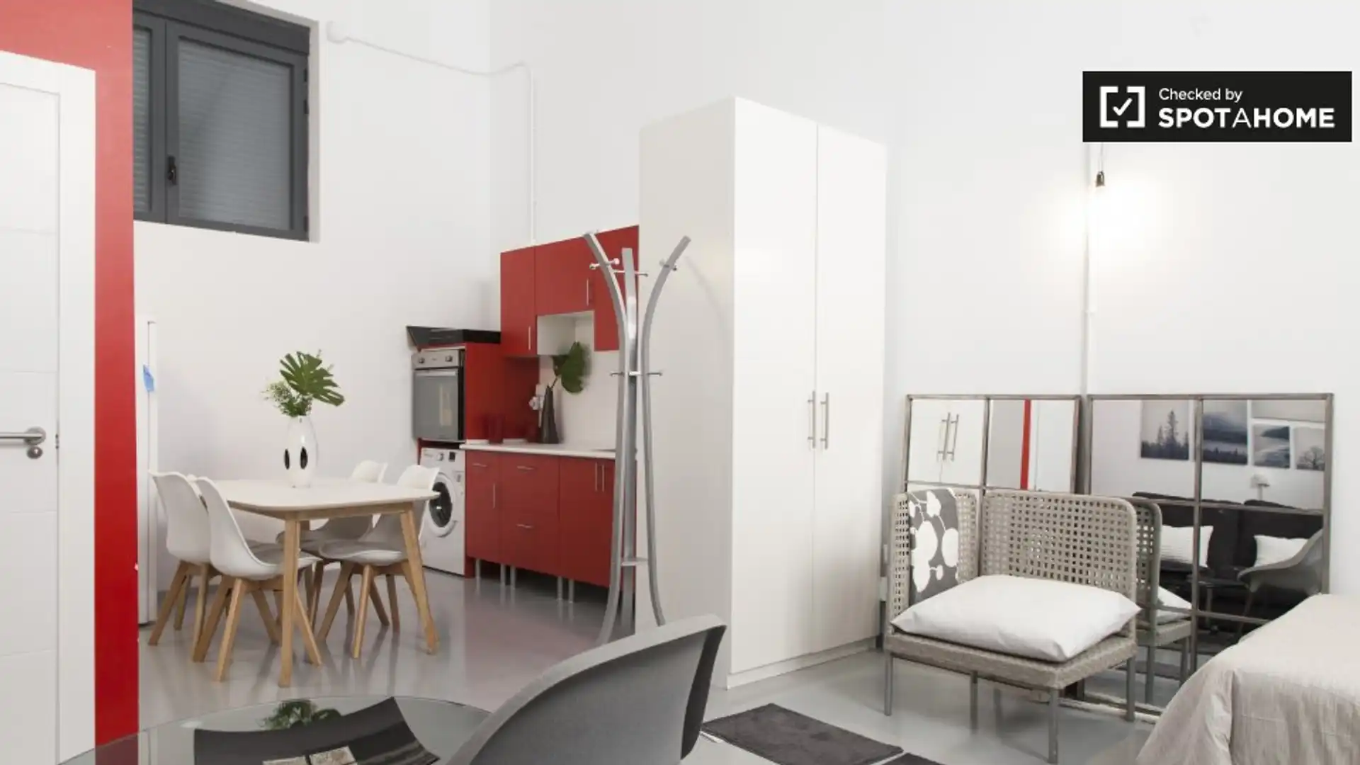 Habitación de Piso de alquiler en  Madrid Capital con Aire acondicionado, Calefacción y Amueblado