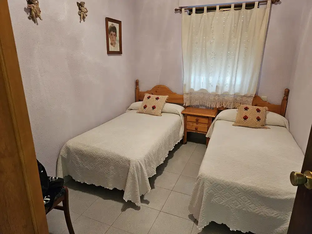 Schlafzimmer von Wohnung zum Verkauf in Navas del Madroño mit Terrasse und Balkon
