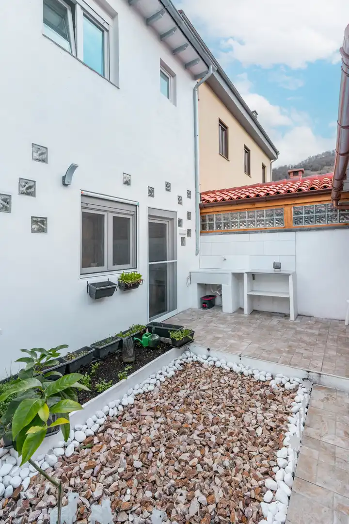 Terrasse von Einfamilien-Reihenhaus zum Verkauf in Mieres (Asturias) mit Heizung, Terrasse und Abstellraum